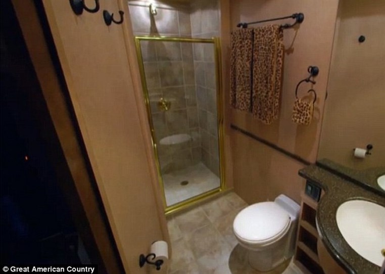 Brad Pitts Movie Set-Trailer Has All the Comforts of Home